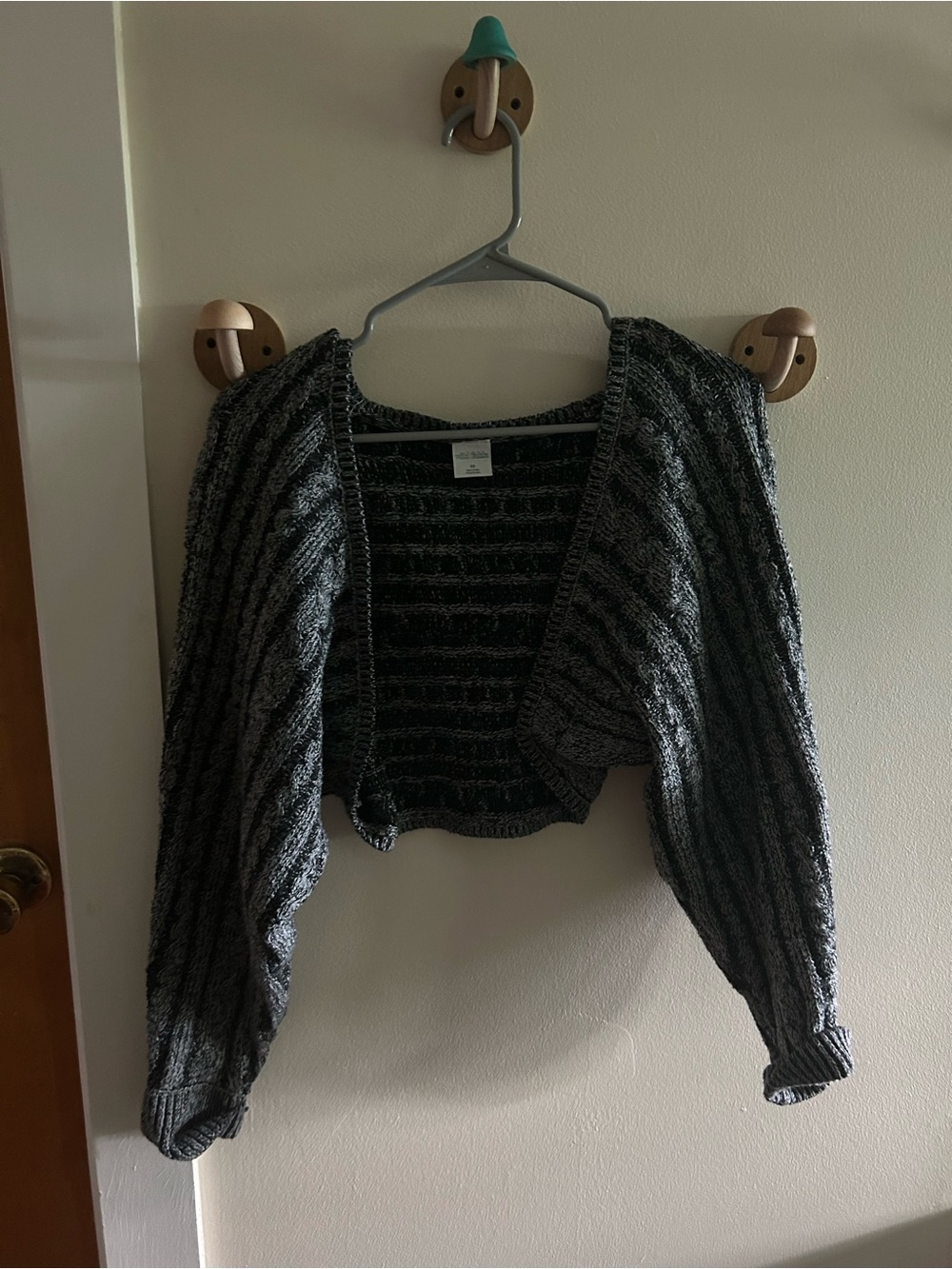 wild fable Gray Cropped Knit Cardigan with Balloon Sleeves